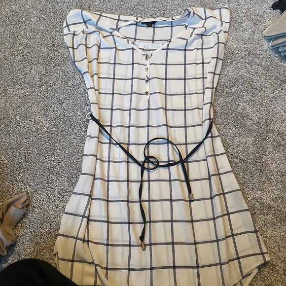 Dress - Picture 1 of 5
